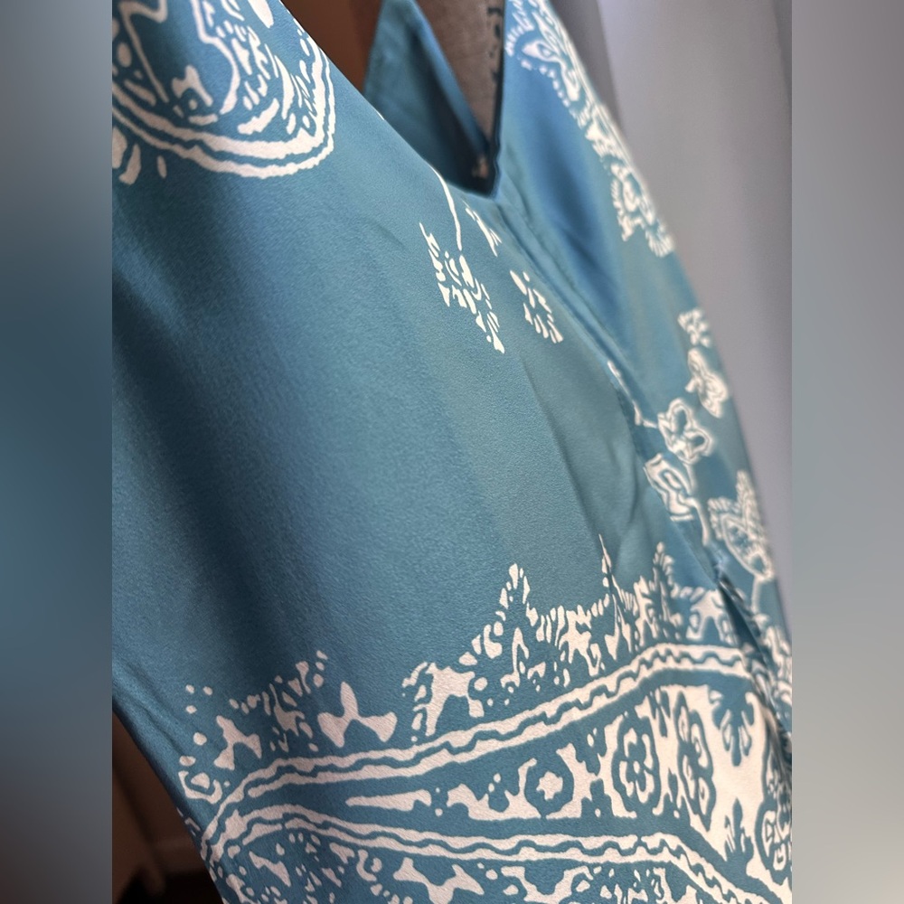 Dress - Picture 4 of 4